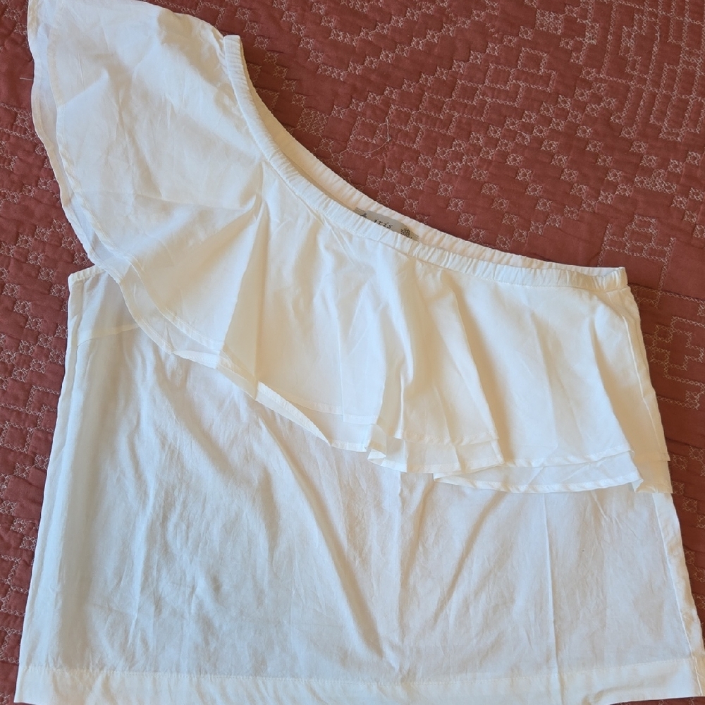 Iris Elegant White Top